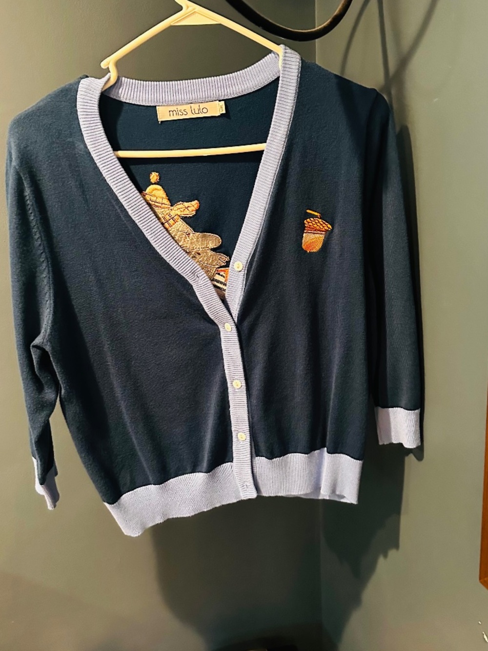Fitted cardigan